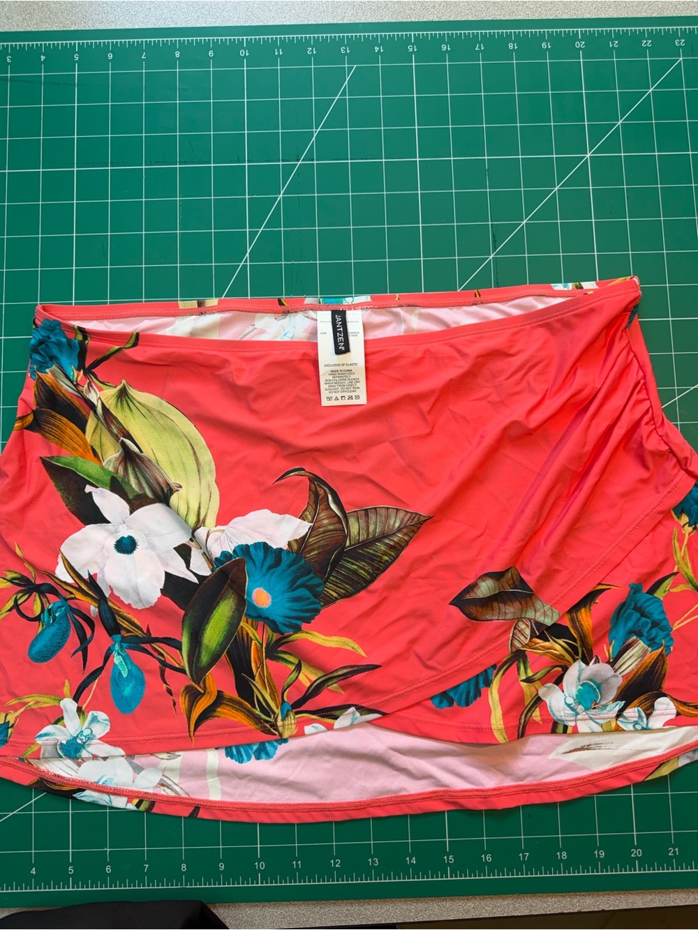 Jantzen Coral Floral Swim Coverup Skirt with Teal & White Flowers
